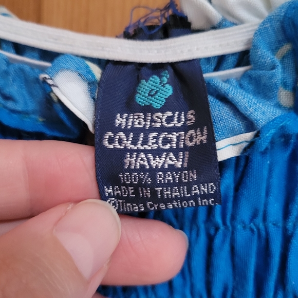 Hawaiian style dresses - Picture 2 of 3